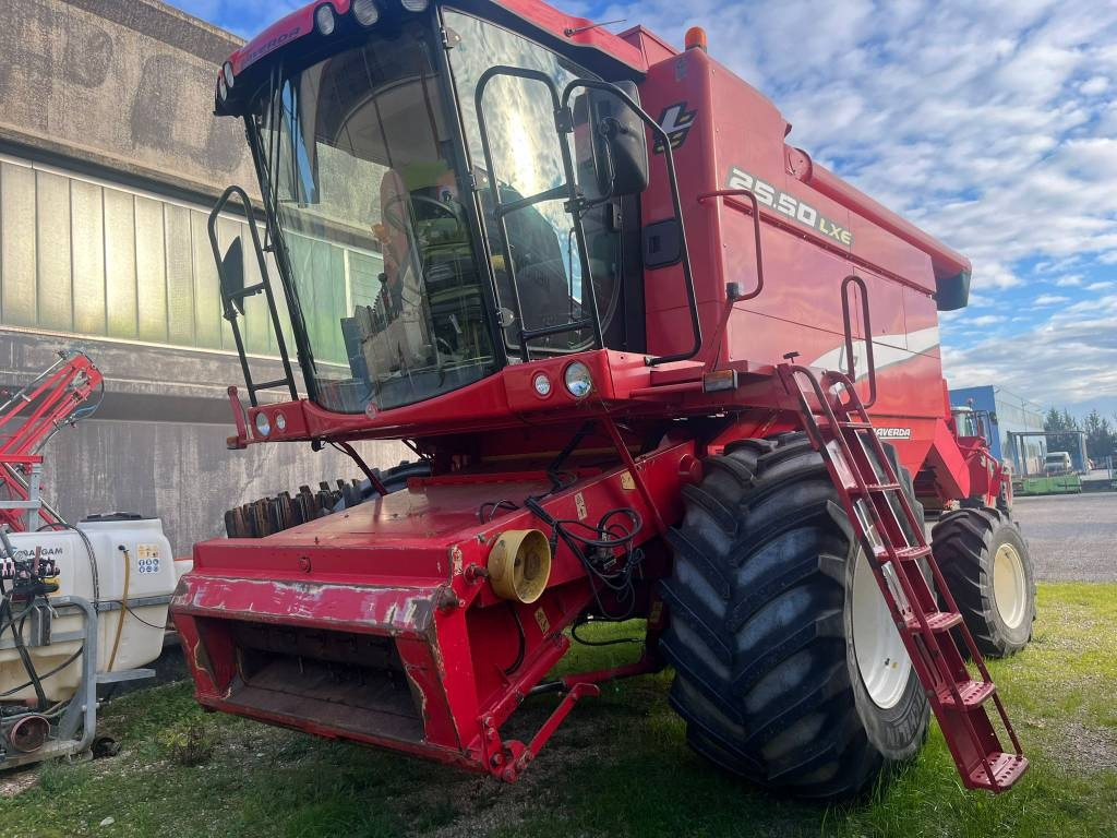 Laverda 25.50 - Θεριζοαλωνιστική μηχανή: φωτογραφία 1 Laverda 25.50 - Θεριζοαλωνιστική μηχανή: φωτογραφία 1