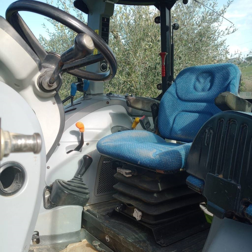 New Holland T 4.55 - Τρακτέρ: φωτογραφία 3 New Holland T 4.55 - Τρακτέρ: φωτογραφία 3