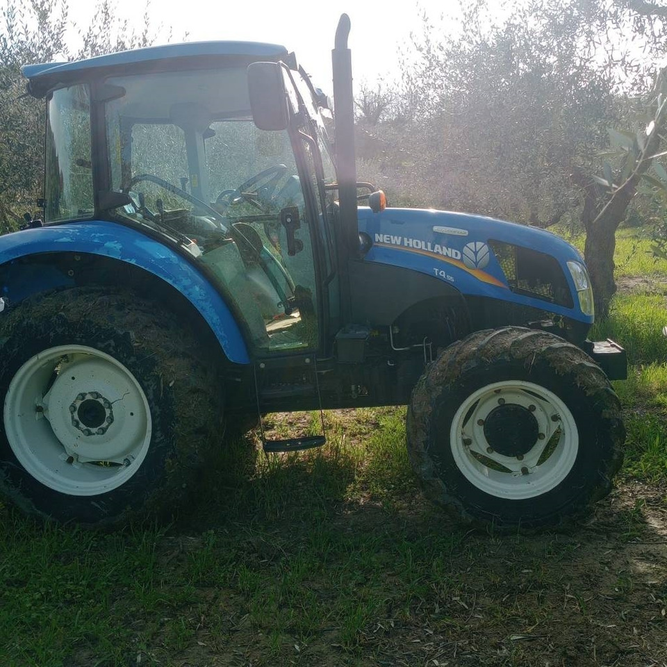 New Holland T 4.55 - Τρακτέρ: φωτογραφία 1 New Holland T 4.55 - Τρακτέρ: φωτογραφία 1