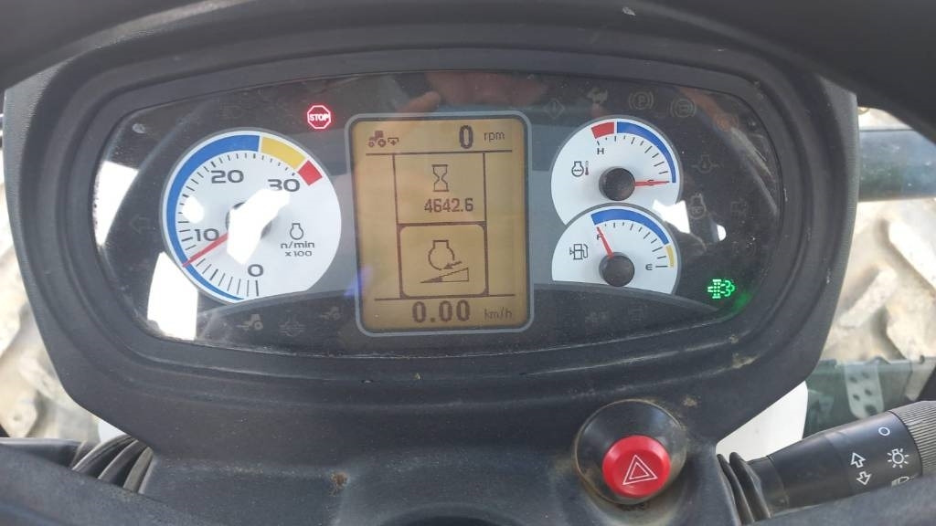 New Holland T 4.85 - Τρακτέρ: φωτογραφία 2 New Holland T 4.85 - Τρακτέρ: φωτογραφία 2