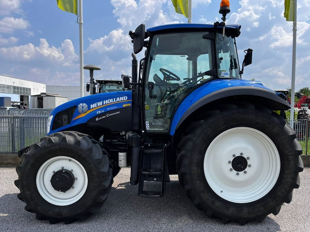 New Holland T 5.115 - Τρακτέρ: φωτογραφία 2 New Holland T 5.115 - Τρακτέρ: φωτογραφία 2