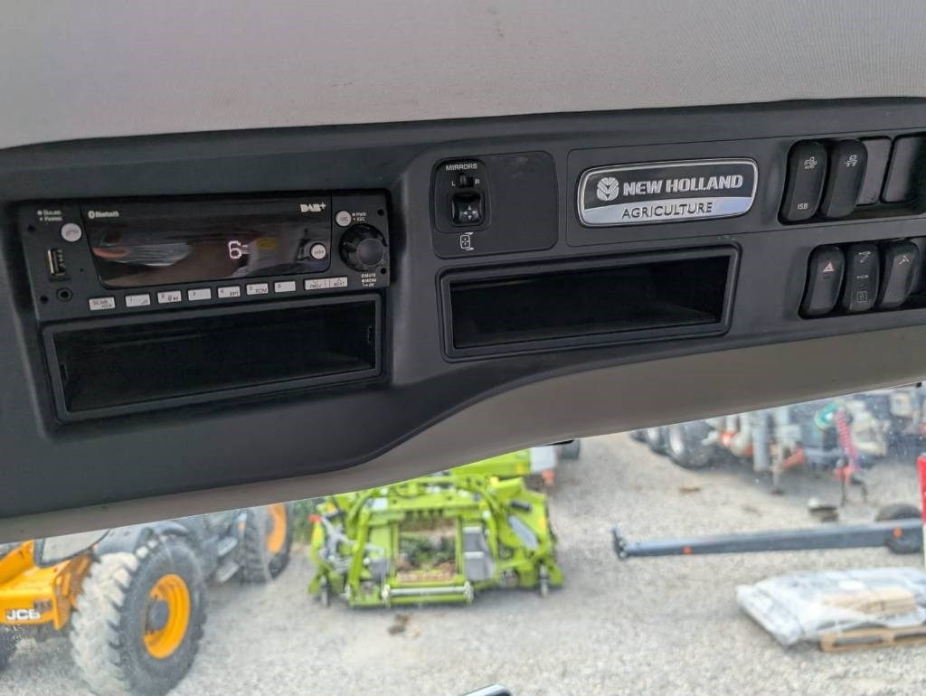 New Holland T 8.380 - Τρακτέρ: φωτογραφία 2 New Holland T 8.380 - Τρακτέρ: φωτογραφία 2