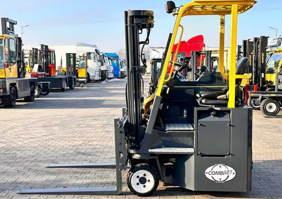 Combilift C2500CB - DIESEL - TRIPLEX - 2018 - LIKE NEW - 4-κίνητα ανυψωτικό στενών δρόμων: φωτογραφία 4 Combilift C2500CB - DIESEL - TRIPLEX - 2018 - LIKE NEW - 4-κίνητα ανυψωτικό στενών δρόμων: φωτογραφία 4