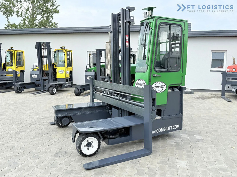 Combilift C3000 / DIESEL / DUPLEX - 4000MM / WIDE FORK POSITIONER 2700MM / FULL HEATED CABIN / ONLY 6905H / CONDITION - LIKE NEW! C3000 / - 4-κίνητα ανυψωτικό στενών δρόμων: φωτογραφία 2 Combilift C3000 / DIESEL / DUPLEX - 4000MM / WIDE FORK POSITIONER 2700MM / FULL HEATED CABIN / ONLY 6905H / CONDITION - LIKE NEW! C3000 / - 4-κίνητα ανυψωτικό στενών δρόμων: φωτογραφία 2
