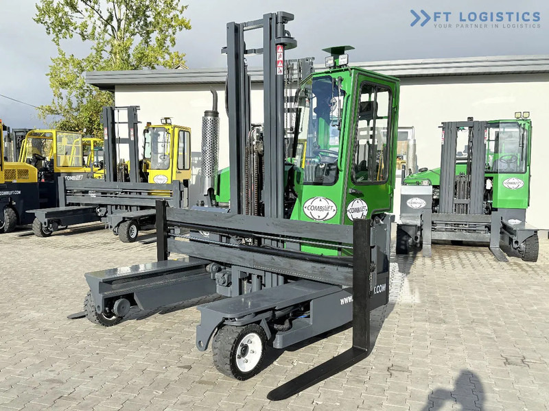 Combilift C3000 / DIESEL / DUPLEX 4200MM / FREE LIFT / WIDE FORK POSITIONER / FULL CABIN / EXCELLENT CONDITION / Wide range of four-way an - 4-κίνητα ανυψωτικό στενών δρόμων: φωτογραφία 2 Combilift C3000 / DIESEL / DUPLEX 4200MM / FREE LIFT / WIDE FORK POSITIONER / FULL CABIN / EXCELLENT CONDITION / Wide range of four-way an - 4-κίνητα ανυψωτικό στενών δρόμων: φωτογραφία 2
