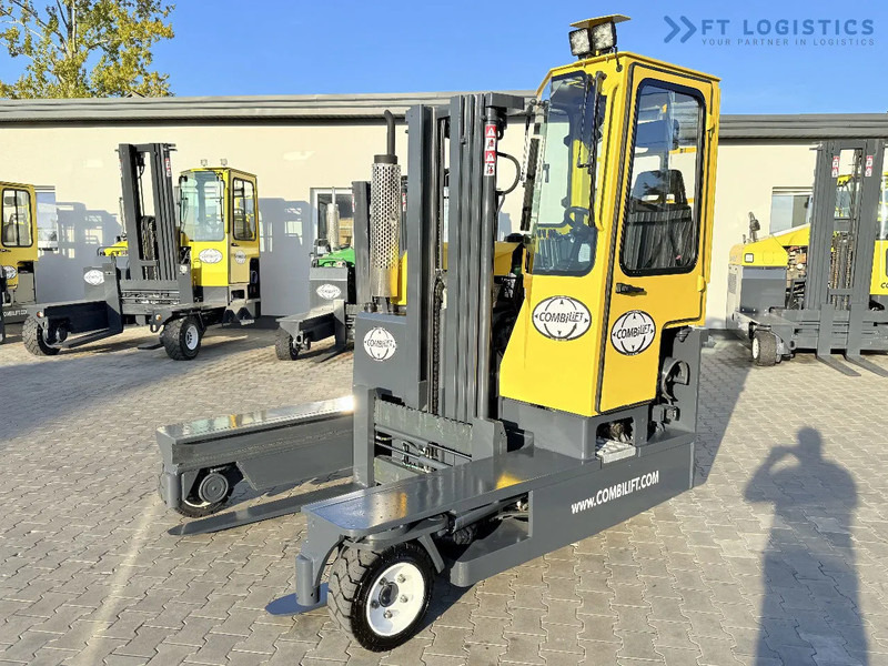 Combilift C3000 / GAS / TRIPLEX 4900MM / FREE LIFT / FORK POSITIONER / FULL CABIN / EXCELLENT CONDITION / Wide range of four-way and side - 4-κίνητα ανυψωτικό στενών δρόμων: φωτογραφία 1 Combilift C3000 / GAS / TRIPLEX 4900MM / FREE LIFT / FORK POSITIONER / FULL CABIN / EXCELLENT CONDITION / Wide range of four-way and side - 4-κίνητα ανυψωτικό στενών δρόμων: φωτογραφία 1