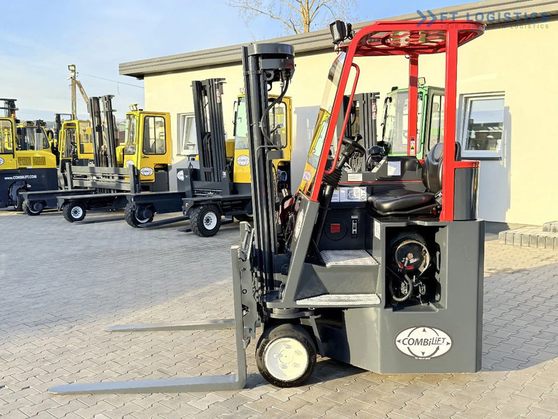 Combilift C3000CB / GAS / TRIPLEX 4900MM / FREE LIFT / SIDE SHIFT / FORK POSITIONER / EXCELLENT CONDITION / Wide range of four-way and sid - 4-κίνητα ανυψωτικό στενών δρόμων: φωτογραφία 2 Combilift C3000CB / GAS / TRIPLEX 4900MM / FREE LIFT / SIDE SHIFT / FORK POSITIONER / EXCELLENT CONDITION / Wide range of four-way and sid - 4-κίνητα ανυψωτικό στενών δρόμων: φωτογραφία 2