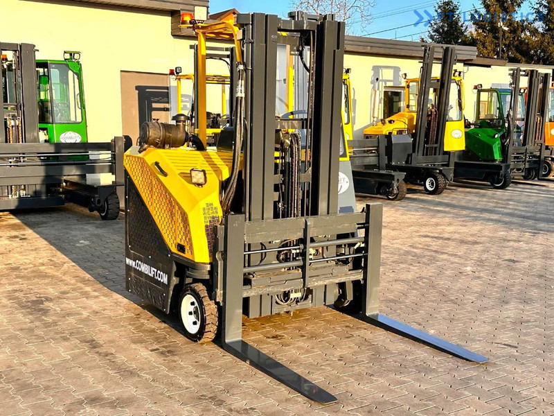 Combilift C3000CB / LPG / TRIPLEX - 4900MM / LPG / FREE LIFT / FORK POSITIONER C3000CB / LPG / TRIPLEX - 4900MM / LPG / FREE LIFT / FORK P - 4-κίνητα ανυψωτικό στενών δρόμων: φωτογραφία 4 Combilift C3000CB / LPG / TRIPLEX - 4900MM / LPG / FREE LIFT / FORK POSITIONER C3000CB / LPG / TRIPLEX - 4900MM / LPG / FREE LIFT / FORK P - 4-κίνητα ανυψωτικό στενών δρόμων: φωτογραφία 4