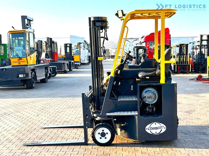 Combilift C3000CB / LPG / TRIPLEX - 4900MM / LPG / FREE LIFT / FORK POSITIONER C3000CB / LPG / TRIPLEX - 4900MM / LPG / FREE LIFT / FORK P - 4-κίνητα ανυψωτικό στενών δρόμων: φωτογραφία 2 Combilift C3000CB / LPG / TRIPLEX - 4900MM / LPG / FREE LIFT / FORK POSITIONER C3000CB / LPG / TRIPLEX - 4900MM / LPG / FREE LIFT / FORK P - 4-κίνητα ανυψωτικό στενών δρόμων: φωτογραφία 2