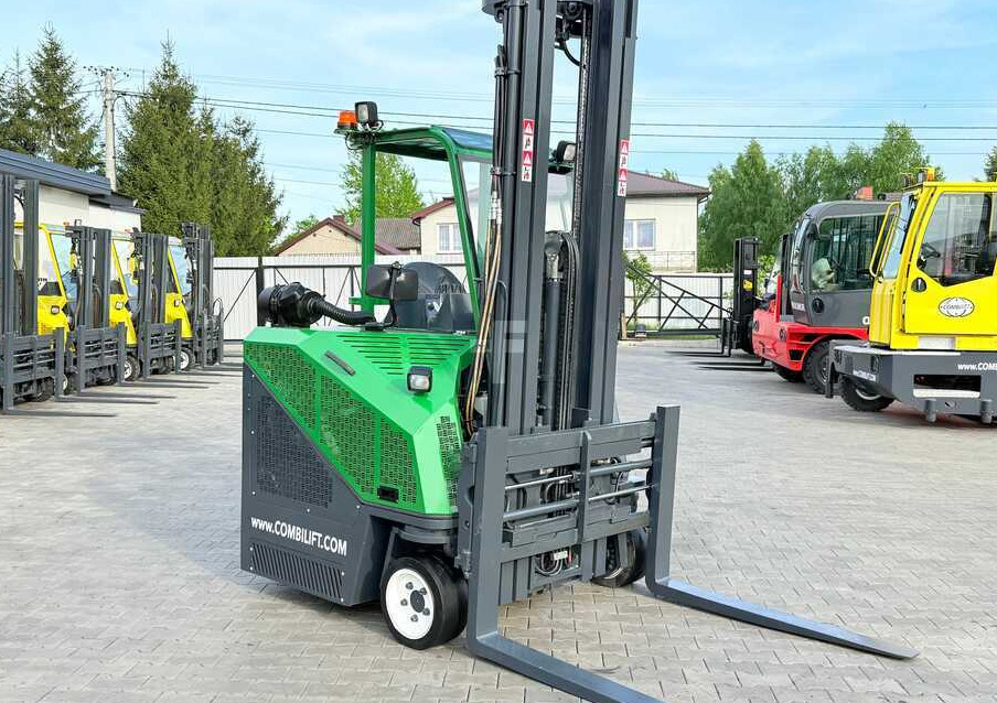 Combilift C3000CB / LPG / TRIPLEX – 6500MM / FREE LIFT / FORK POSITIONER / SIDE SHIFT / EXCELLENT CONDITION - 4-κίνητα ανυψωτικό στενών δρόμων: φωτογραφία 5 Combilift C3000CB / LPG / TRIPLEX – 6500MM / FREE LIFT / FORK POSITIONER / SIDE SHIFT / EXCELLENT CONDITION - 4-κίνητα ανυψωτικό στενών δρόμων: φωτογραφία 5
