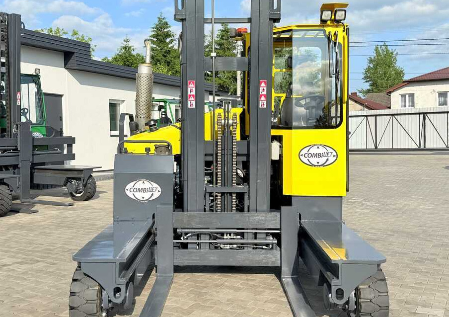 Combilift C4000 / DIESEL / DUPLEX - 4100MM / POSITIONER / ONLY 2951 MTH / LIKE NEW - 4-κίνητα ανυψωτικό στενών δρόμων: φωτογραφία 3 Combilift C4000 / DIESEL / DUPLEX - 4100MM / POSITIONER / ONLY 2951 MTH / LIKE NEW - 4-κίνητα ανυψωτικό στενών δρόμων: φωτογραφία 3