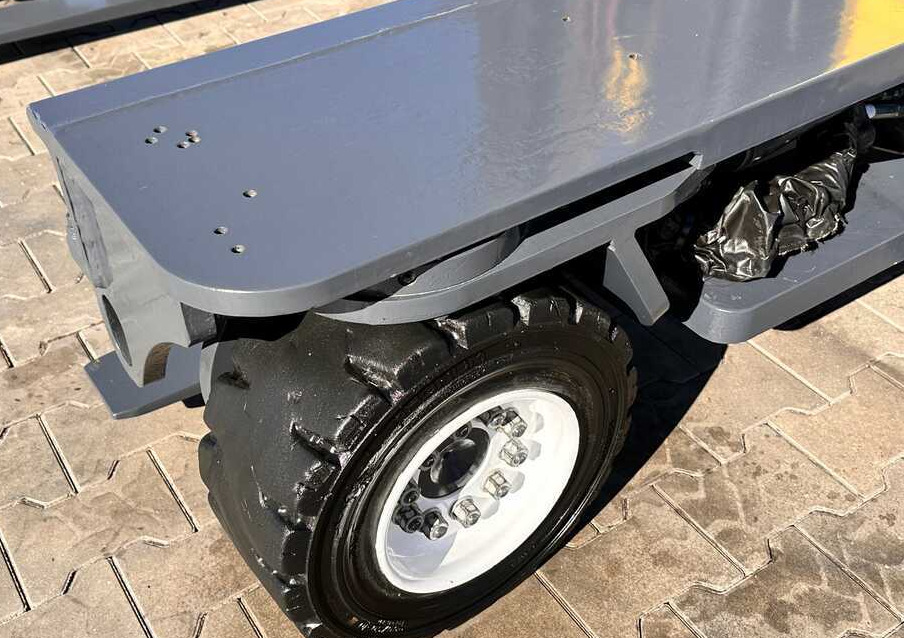 Combilift C4000 / LPG / DUPLEX / 4100MM / WEIGHT / FORK SIDE SHIFT / LIKE NEW - 4-κίνητα ανυψωτικό στενών δρόμων: φωτογραφία 4 Combilift C4000 / LPG / DUPLEX / 4100MM / WEIGHT / FORK SIDE SHIFT / LIKE NEW - 4-κίνητα ανυψωτικό στενών δρόμων: φωτογραφία 4