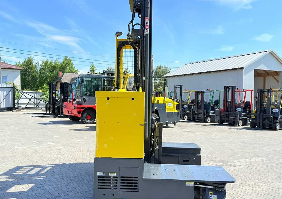 Combilift C4000STE / TRIPLEX / 6850MM / FREE LIFT / ONLY 1,348 HOURS / FORK SIDESHIFT / EXCELLENT CONDITION - 4-κίνητα ανυψωτικό στενών δρόμων: φωτογραφία 4 Combilift C4000STE / TRIPLEX / 6850MM / FREE LIFT / ONLY 1,348 HOURS / FORK SIDESHIFT / EXCELLENT CONDITION - 4-κίνητα ανυψωτικό στενών δρόμων: φωτογραφία 4