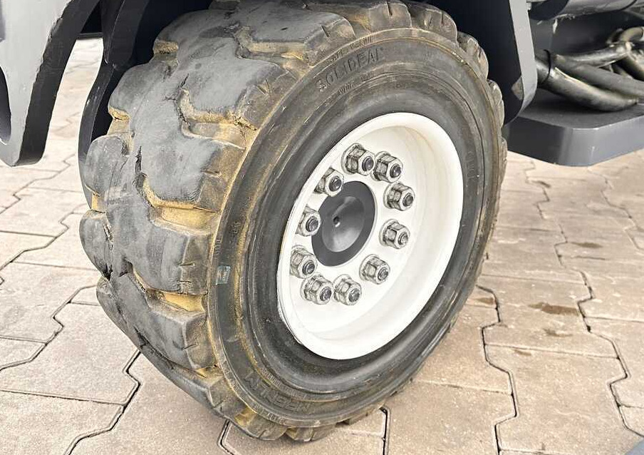 Combilift C4500 / DUPLEX / 4050MM / DIESEL / WIDE POSITIONER / FREE LIFT / SIDESHIFT / LIKE NEW - 4-κίνητα ανυψωτικό στενών δρόμων: φωτογραφία 3 Combilift C4500 / DUPLEX / 4050MM / DIESEL / WIDE POSITIONER / FREE LIFT / SIDESHIFT / LIKE NEW - 4-κίνητα ανυψωτικό στενών δρόμων: φωτογραφία 3