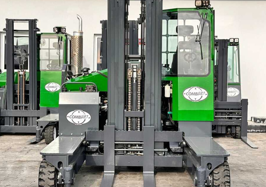 Combilift C4500 / LPG / UDT / TRIPLEX / 5500MM / FREE LIFT / FORK POSITIONER / LIKE NEW - 4-κίνητα ανυψωτικό στενών δρόμων: φωτογραφία 3 Combilift C4500 / LPG / UDT / TRIPLEX / 5500MM / FREE LIFT / FORK POSITIONER / LIKE NEW - 4-κίνητα ανυψωτικό στενών δρόμων: φωτογραφία 3