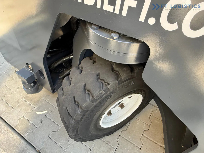 4-κίνητα ανυψωτικό στενών δρόμων Combilift C5000E / ELECTRIC / TRIPLEX 8300MM / FULL FREE LIFT / WIDE FORK POSITIONER / SIDE SHIFT / BATTERY LIKE NEW C5000E / ELECTRIC / T: φωτογραφία 7