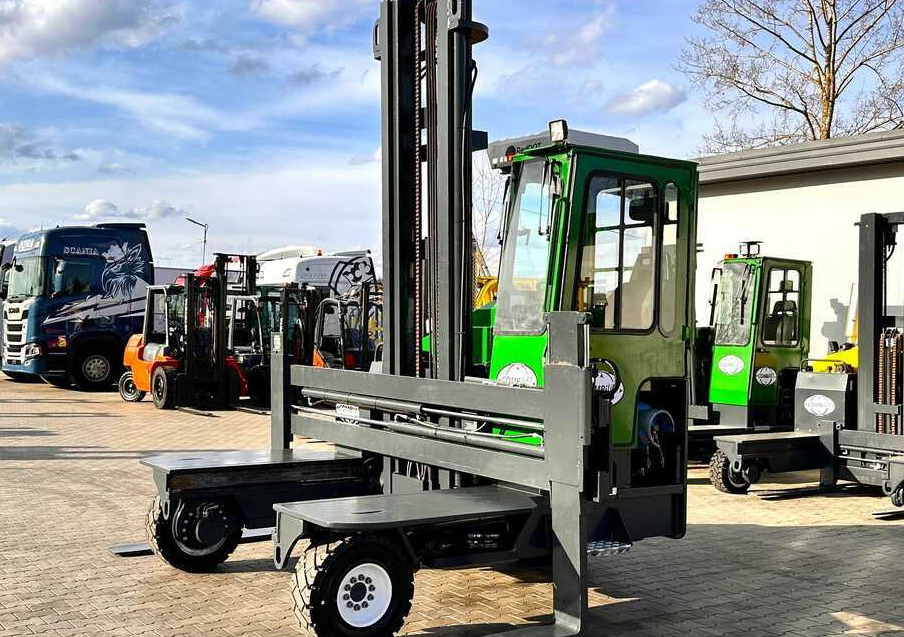 Combilift C5000XL / LPG / AIR CONDITIONING / WIDE POSITIONER / DUPLEX MAST / ADJUSTABLE FORKS / NEW TIRES / EXCELLENT CONDITION! - 4-κίνητα ανυψωτικό στενών δρόμων: φωτογραφία 3 Combilift C5000XL / LPG / AIR CONDITIONING / WIDE POSITIONER / DUPLEX MAST / ADJUSTABLE FORKS / NEW TIRES / EXCELLENT CONDITION! - 4-κίνητα ανυψωτικό στενών δρόμων: φωτογραφία 3