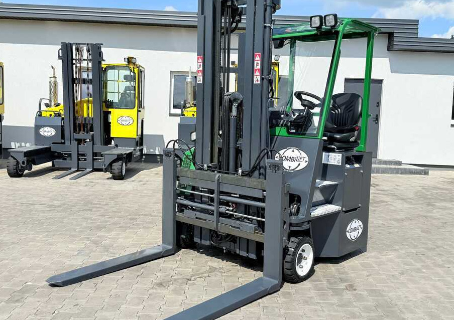 Combilift CB2500 / DIESEL / EXTENDABLE FORKS / TRIPLEX / 5500MM / FREE LIFT / SIDE SHIFT / FORK POSITIONER / LIKE NEW - 4-κίνητα ανυψωτικό στενών δρόμων: φωτογραφία 1 Combilift CB2500 / DIESEL / EXTENDABLE FORKS / TRIPLEX / 5500MM / FREE LIFT / SIDE SHIFT / FORK POSITIONER / LIKE NEW - 4-κίνητα ανυψωτικό στενών δρόμων: φωτογραφία 1
