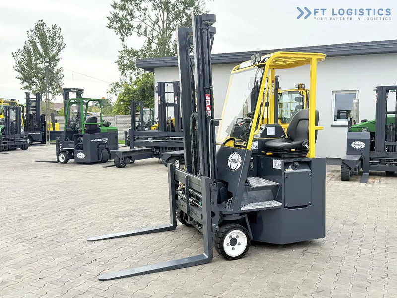 Combilift CB2500 / DUPLEX / 4100MM / DIESEL / FREE LIFT / FORK POSITIONER / SIDE SHIFT / LIKE NEW / Wide range of four-way and side loader - 4-κίνητα ανυψωτικό στενών δρόμων: φωτογραφία 2 Combilift CB2500 / DUPLEX / 4100MM / DIESEL / FREE LIFT / FORK POSITIONER / SIDE SHIFT / LIKE NEW / Wide range of four-way and side loader - 4-κίνητα ανυψωτικό στενών δρόμων: φωτογραφία 2