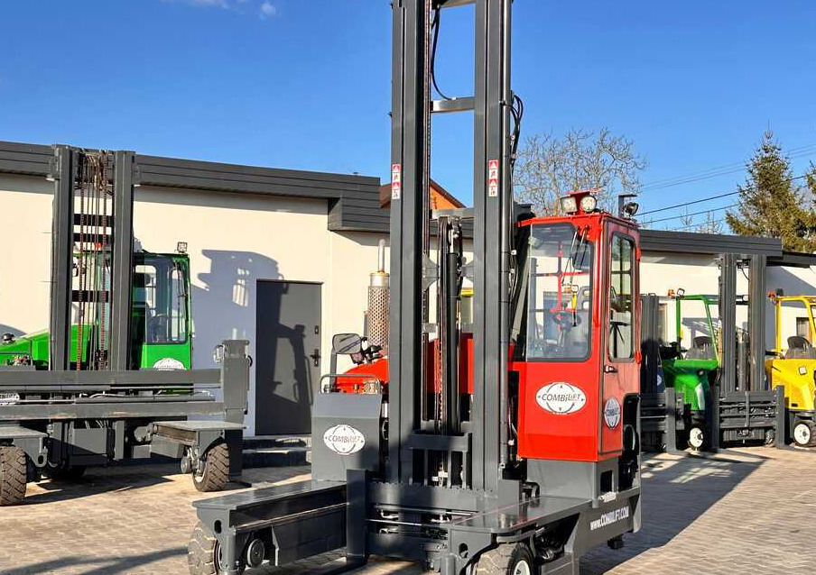 Combilift COMBILIFT C4000 – TRIPLEX 9300 mm – Year 2017 – GAS – FREE LIFT – FORK SIDE SHIFT – CONDITION 5/5 - 4-κίνητα ανυψωτικό στενών δρόμων: φωτογραφία 1 Combilift COMBILIFT C4000 – TRIPLEX 9300 mm – Year 2017 – GAS – FREE LIFT – FORK SIDE SHIFT – CONDITION 5/5 - 4-κίνητα ανυψωτικό στενών δρόμων: φωτογραφία 1