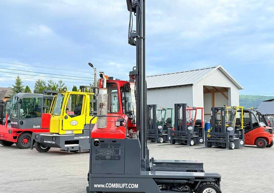 Combilift COMBILIFT C4000 – TRIPLEX 9300 mm – Year 2017 – GAS – FREE LIFT – FORK SIDE SHIFT – CONDITION 5/5 - 4-κίνητα ανυψωτικό στενών δρόμων: φωτογραφία 3 Combilift COMBILIFT C4000 – TRIPLEX 9300 mm – Year 2017 – GAS – FREE LIFT – FORK SIDE SHIFT – CONDITION 5/5 - 4-κίνητα ανυψωτικό στενών δρόμων: φωτογραφία 3