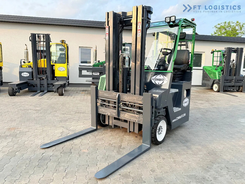 Combilift COMBILIFT C4000CB – TRIPLEX 5200mm – Year 2017 – LPG – FREE LIFT – SIDESHIFT – FORK POSITIONER – CONDITION 5/5 COMBILIFT C4000CB - 4-κίνητα ανυψωτικό στενών δρόμων: φωτογραφία 3 Combilift COMBILIFT C4000CB – TRIPLEX 5200mm – Year 2017 – LPG – FREE LIFT – SIDESHIFT – FORK POSITIONER – CONDITION 5/5 COMBILIFT C4000CB - 4-κίνητα ανυψωτικό στενών δρόμων: φωτογραφία 3