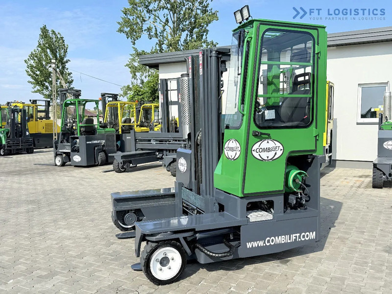 Combilift Combilift C2500 / GAS / TRIPLEX 4900MM / FREE LIFT / ONLY 2446 HOURS / FORK POSITIONER / FULL CABIN / PERFECT CONDITION / Wide r - 4-κίνητα ανυψωτικό στενών δρόμων: φωτογραφία 3 Combilift Combilift C2500 / GAS / TRIPLEX 4900MM / FREE LIFT / ONLY 2446 HOURS / FORK POSITIONER / FULL CABIN / PERFECT CONDITION / Wide r - 4-κίνητα ανυψωτικό στενών δρόμων: φωτογραφία 3