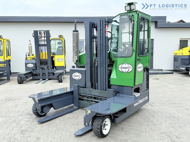 Combilift Combilift C3000 / DIESEL / TRIPLEX 4900MM / FREE LIFT / FORK POSITIONER / HEATING / FULL CABIN / PERFECT CONDITION / Wide range - 4-κίνητα ανυψωτικό στενών δρόμων: φωτογραφία 4 Combilift Combilift C3000 / DIESEL / TRIPLEX 4900MM / FREE LIFT / FORK POSITIONER / HEATING / FULL CABIN / PERFECT CONDITION / Wide range - 4-κίνητα ανυψωτικό στενών δρόμων: φωτογραφία 4