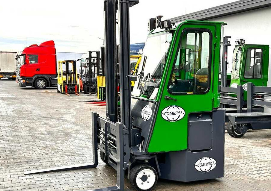 Combilift Combilift C3000CB - DUPLEX 4000mm - Year 2015 - / CABIN - HEATING / ONLY 6546 MTH / EXCELLENT CONDITION / LIKE NEW! - 4-κίνητα ανυψωτικό στενών δρόμων: φωτογραφία 1 Combilift Combilift C3000CB - DUPLEX 4000mm - Year 2015 - / CABIN - HEATING / ONLY 6546 MTH / EXCELLENT CONDITION / LIKE NEW! - 4-κίνητα ανυψωτικό στενών δρόμων: φωτογραφία 1