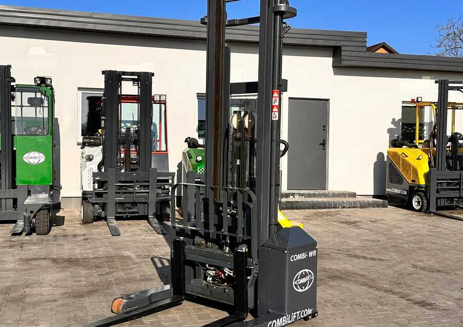 Combilift WR-4 / DUPLEX / 4.5M / 2017 / ONLY 30 HOURS / LIKE NEW / 1500KG - 4-κίνητα ανυψωτικό στενών δρόμων: φωτογραφία 3 Combilift WR-4 / DUPLEX / 4.5M / 2017 / ONLY 30 HOURS / LIKE NEW / 1500KG - 4-κίνητα ανυψωτικό στενών δρόμων: φωτογραφία 3