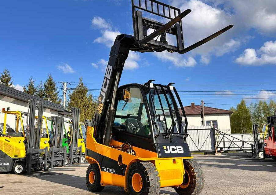 JCB TLT30G / GAS / 4100MM / FULL CABIN / FORK POSITIONER / LIKE NEW - Τηλεσκοπικός φορτωτής: φωτογραφία 1 JCB TLT30G / GAS / 4100MM / FULL CABIN / FORK POSITIONER / LIKE NEW - Τηλεσκοπικός φορτωτής: φωτογραφία 1