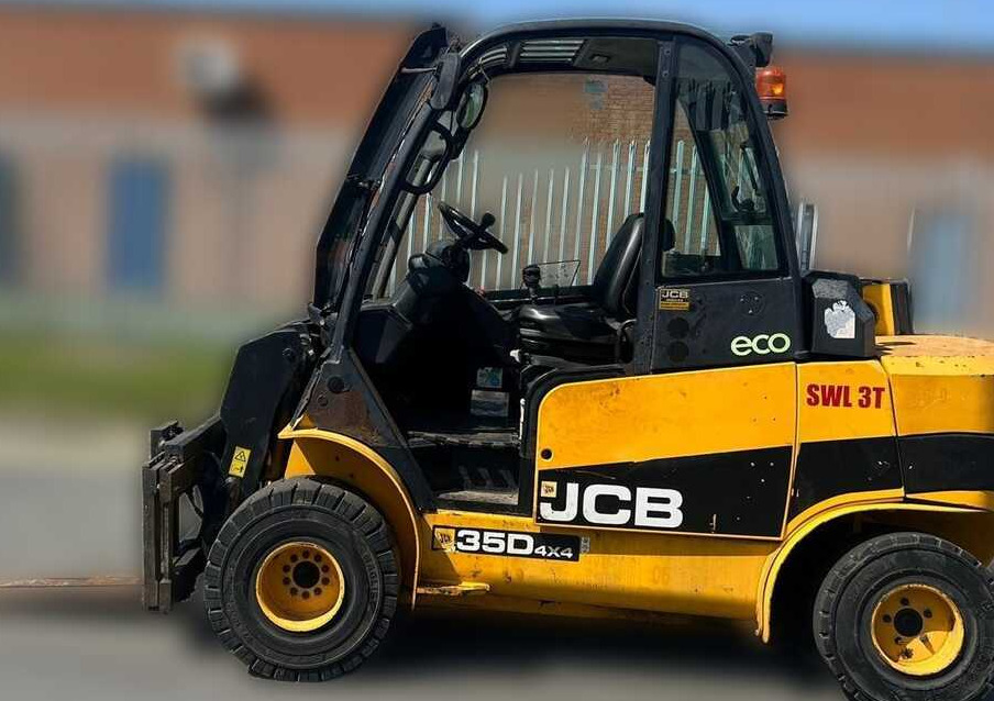JCB TLT35D / 4X4 / DIESEL / 4100MM / CABIN / LIKE NEW - Τηλεσκοπικός φορτωτής: φωτογραφία 4 JCB TLT35D / 4X4 / DIESEL / 4100MM / CABIN / LIKE NEW - Τηλεσκοπικός φορτωτής: φωτογραφία 4