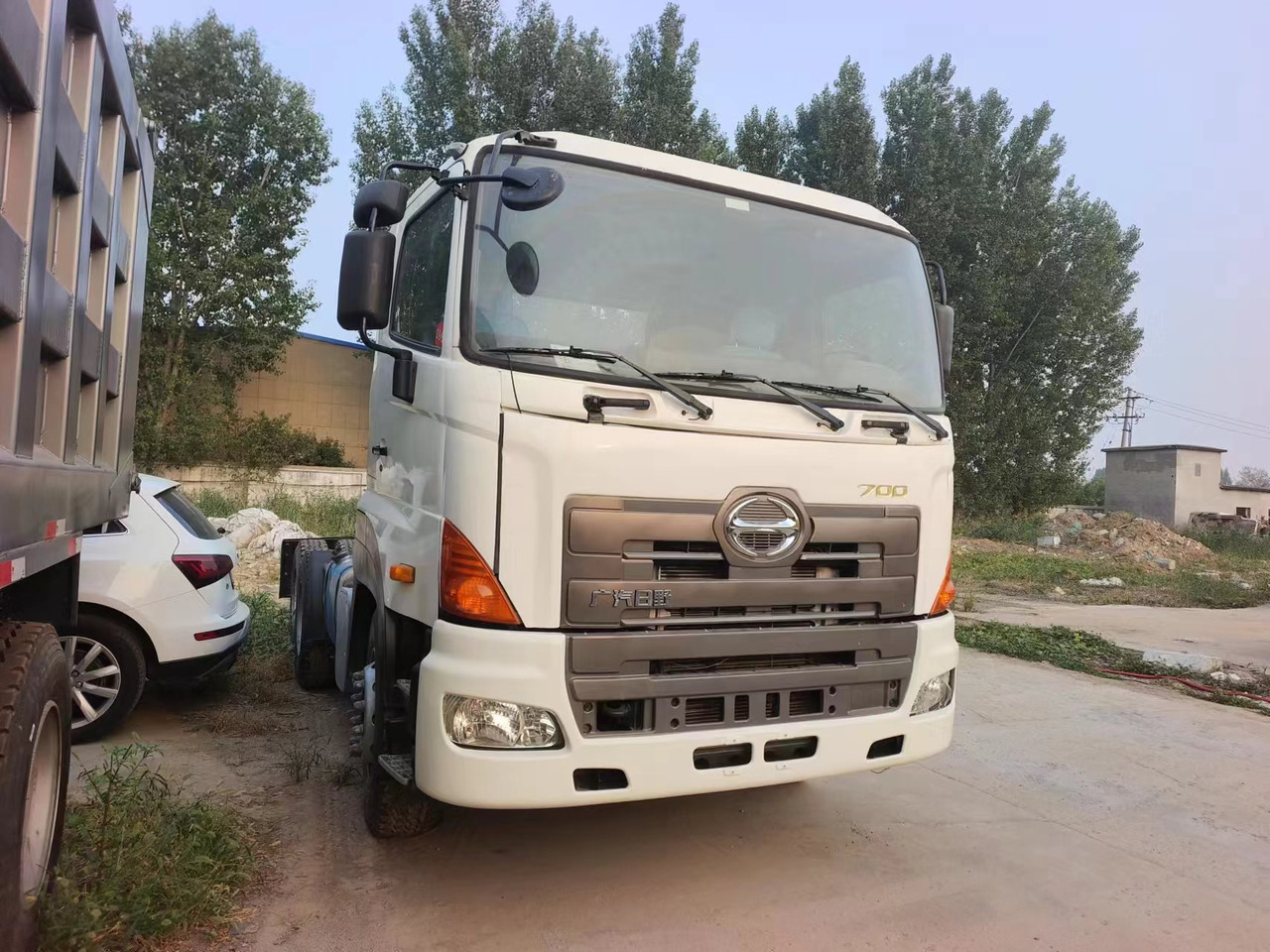 HINO HINO 700 - Τράκτορας: φωτογραφία 2 HINO HINO 700 - Τράκτορας: φωτογραφία 2