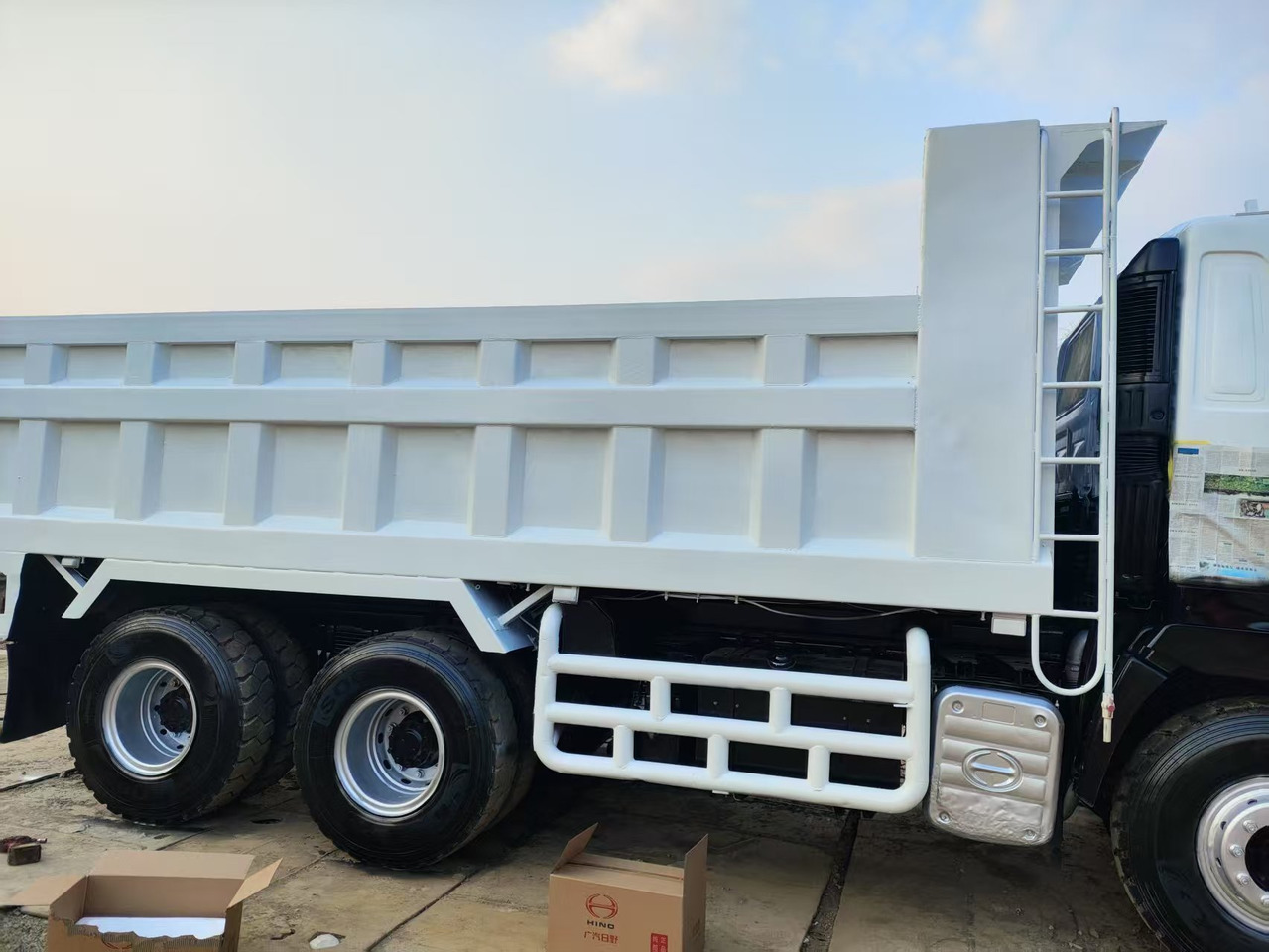 HINO HINO 700 - Φορτηγό ανατρεπόμενο: φωτογραφία 5 HINO HINO 700 - Φορτηγό ανατρεπόμενο: φωτογραφία 5