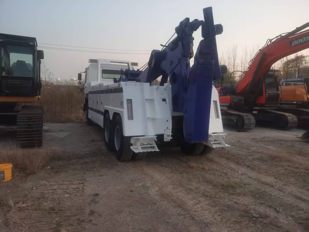 HOWO tow truck - Φορτηγό με γερανό: φωτογραφία 5 HOWO tow truck - Φορτηγό με γερανό: φωτογραφία 5