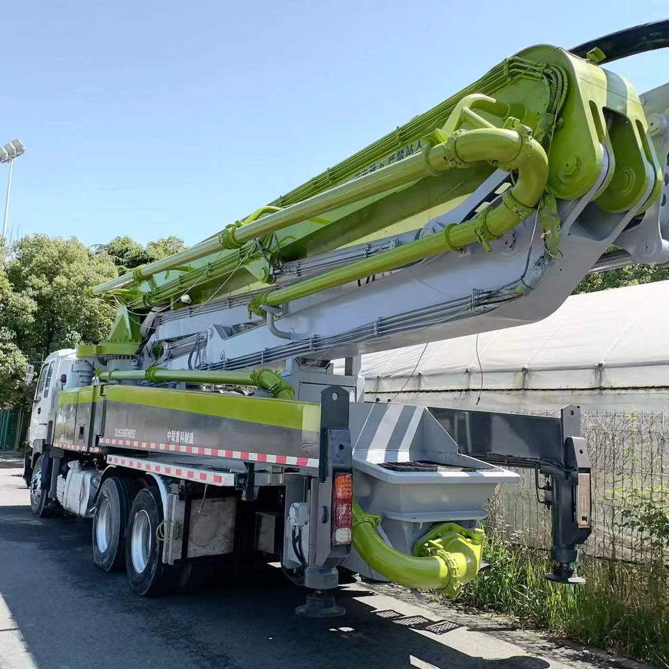 ISUZU 47 meters,6×4 - Μπετονιέρα αντλία: φωτογραφία 4 ISUZU 47 meters,6×4 - Μπετονιέρα αντλία: φωτογραφία 4