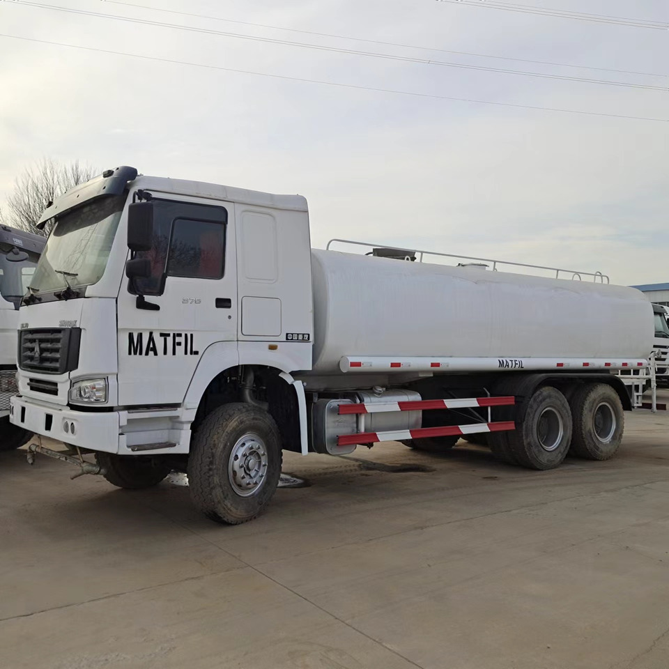 SINOTRUK 20 cubic meters tank - Φορτηγό βυτιοφόρο: φωτογραφία 5 SINOTRUK 20 cubic meters tank - Φορτηγό βυτιοφόρο: φωτογραφία 5