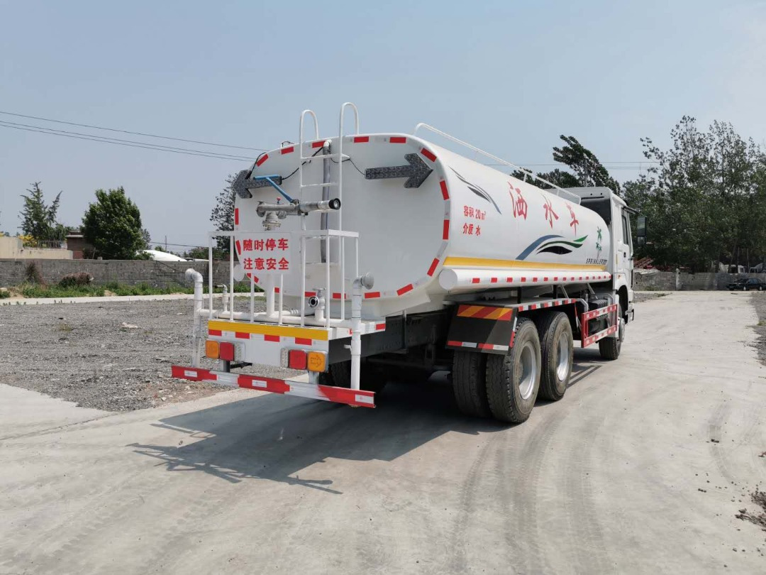 SINOTRUK 20 cubic meters tank - Φορτηγό βυτιοφόρο: φωτογραφία 2 SINOTRUK 20 cubic meters tank - Φορτηγό βυτιοφόρο: φωτογραφία 2