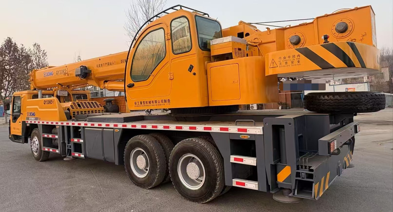 XCMG crane truck - Φορτηγό με γερανό: φωτογραφία 3 XCMG crane truck - Φορτηγό με γερανό: φωτογραφία 3