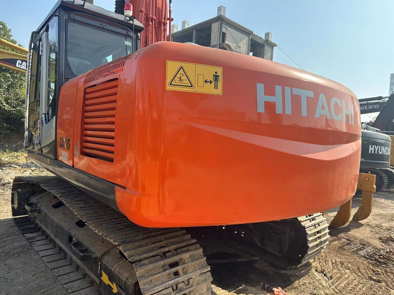CRAWLER EXCAVATOR Original Japan Hitachi ZX200-3 Excavator Hitachi Excavator in Low Price for Hot Sale - Ερπυστριοφόρος εκσκαφέας: φωτογραφία 2 CRAWLER EXCAVATOR Original Japan Hitachi ZX200-3 Excavator Hitachi Excavator in Low Price for Hot Sale - Ερπυστριοφόρος εκσκαφέας: φωτογραφία 2