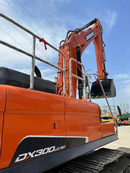 Μίσθωση  Used Digger DOOSAN DX300 Construction Machinery Construction Digger Used DOOSAN DX300 Cheap Excavator Used Digger DOOSAN DX300 Construction Machinery Construction Digger Used DOOSAN DX300 Cheap Excavator: φωτογραφία 6