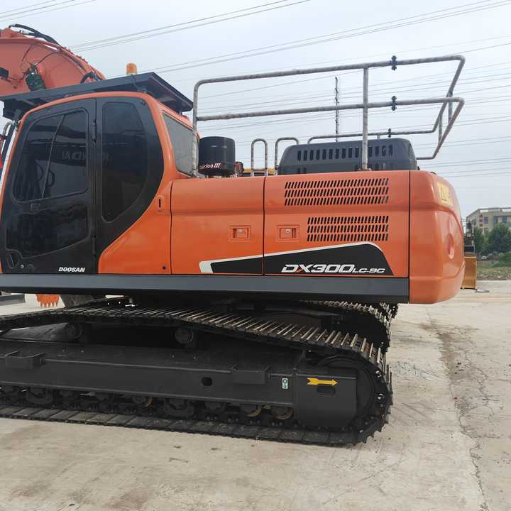 Used Digger DOOSAN DX300 Construction Machinery Construction Digger Used DOOSAN DX300 Cheap Excavator - Ερπυστριοφόρος εκσκαφέας: φωτογραφία 2 Used Digger DOOSAN DX300 Construction Machinery Construction Digger Used DOOSAN DX300 Cheap Excavator - Ερπυστριοφόρος εκσκαφέας: φωτογραφία 2