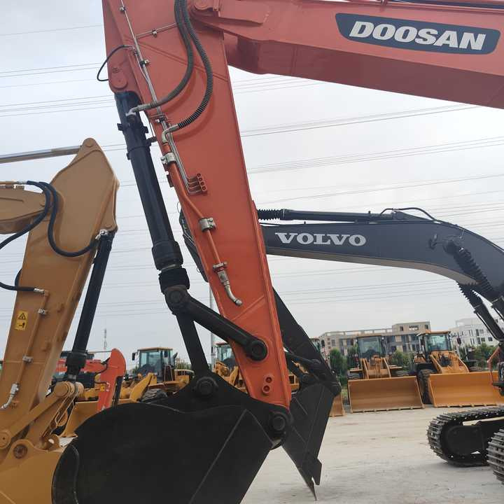 Used Digger DOOSAN DX300 Construction Machinery Construction Digger Used DOOSAN DX300 Cheap Excavator - Ερπυστριοφόρος εκσκαφέας: φωτογραφία 5 Used Digger DOOSAN DX300 Construction Machinery Construction Digger Used DOOSAN DX300 Cheap Excavator - Ερπυστριοφόρος εκσκαφέας: φωτογραφία 5