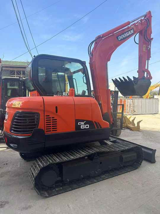 Used Digger DOOSAN DX60 Construction Machinery Construction Digger Used DOOSAN DX60 Cheap Excavator - Ερπυστριοφόρος εκσκαφέας: φωτογραφία 4 Used Digger DOOSAN DX60 Construction Machinery Construction Digger Used DOOSAN DX60 Cheap Excavator - Ερπυστριοφόρος εκσκαφέας: φωτογραφία 4