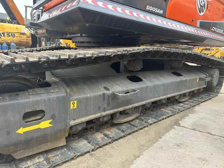 Used Digger Doosan DX225LC-9T Construction Machinery Construction Digger Used Doosan DX225LC-9T Cheap Excavator - Ερπυστριοφόρος εκσκαφέας: φωτογραφία 4 Used Digger Doosan DX225LC-9T Construction Machinery Construction Digger Used Doosan DX225LC-9T Cheap Excavator - Ερπυστριοφόρος εκσκαφέας: φωτογραφία 4