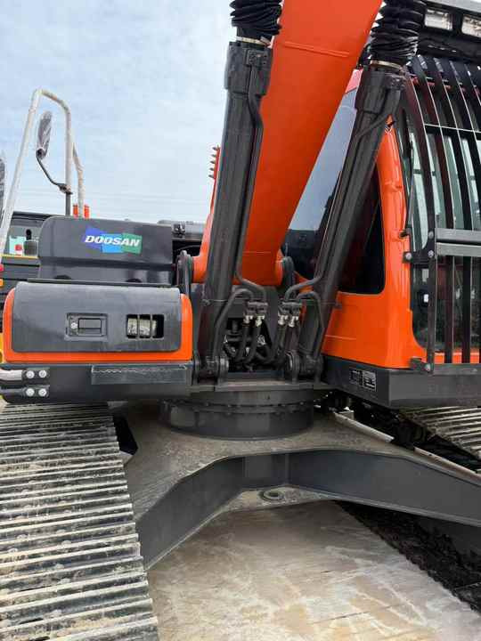 Used Digger Doosan DX225LC-9T Construction Machinery Construction Digger Used Doosan DX225LC-9T Cheap Excavator - Ερπυστριοφόρος εκσκαφέας: φωτογραφία 4 Used Digger Doosan DX225LC-9T Construction Machinery Construction Digger Used Doosan DX225LC-9T Cheap Excavator - Ερπυστριοφόρος εκσκαφέας: φωτογραφία 4