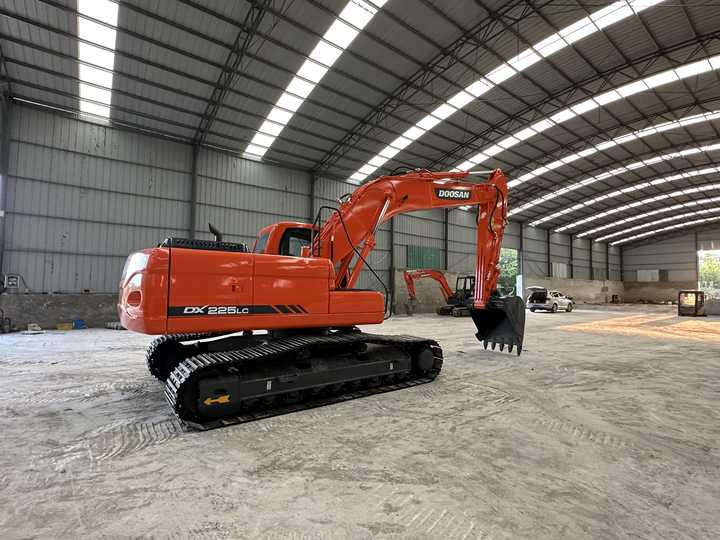 Used Digger Doosan DX225LC-9T Construction Machinery Construction Digger Used Doosan DX225LC-9T Cheap Excavator - Ερπυστριοφόρος εκσκαφέας: φωτογραφία 5 Used Digger Doosan DX225LC-9T Construction Machinery Construction Digger Used Doosan DX225LC-9T Cheap Excavator - Ερπυστριοφόρος εκσκαφέας: φωτογραφία 5