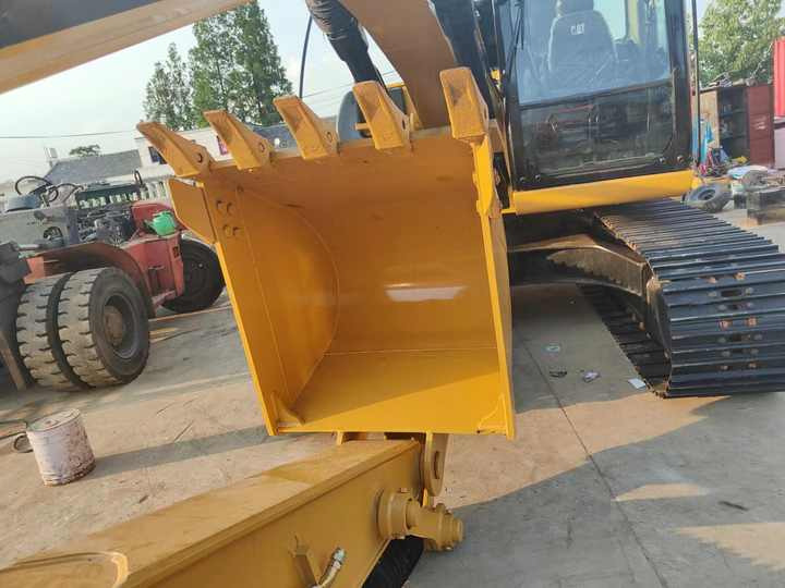 Used Excavator Caterpillar CAT315D Small and Medium-sized Original 15 Ton Excavator CAT315D for Sale - Ερπυστριοφόρος εκσκαφέας: φωτογραφία 4 Used Excavator Caterpillar CAT315D Small and Medium-sized Original 15 Ton Excavator CAT315D for Sale - Ερπυστριοφόρος εκσκαφέας: φωτογραφία 4