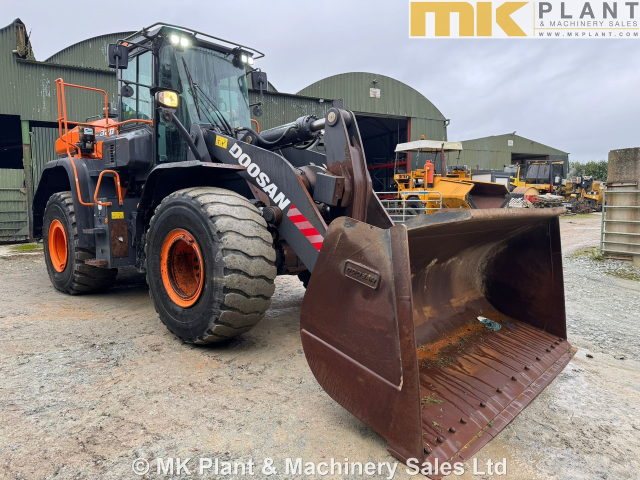 DOOSAN DL320-7 - Ελαστιχοφόρος φορτωτής: φωτογραφία 5 DOOSAN DL320-7 - Ελαστιχοφόρος φορτωτής: φωτογραφία 5