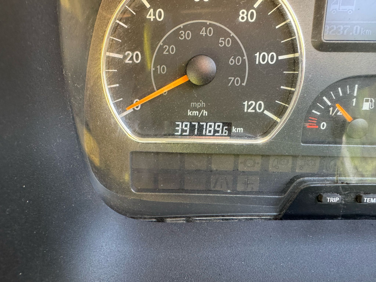 Φορτηγό ανατρεπόμενο MERCEDES-BENZ Axor 1823: φωτογραφία 14